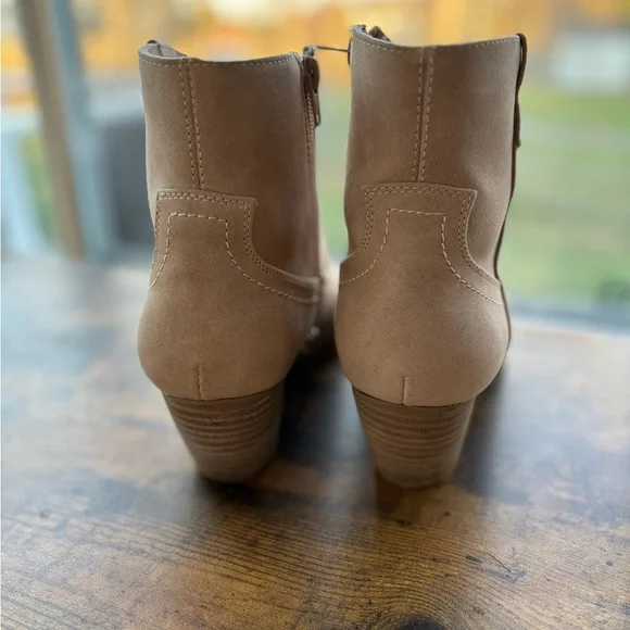 Dolce Vita boots size 9-like new - Picture 4 of 6